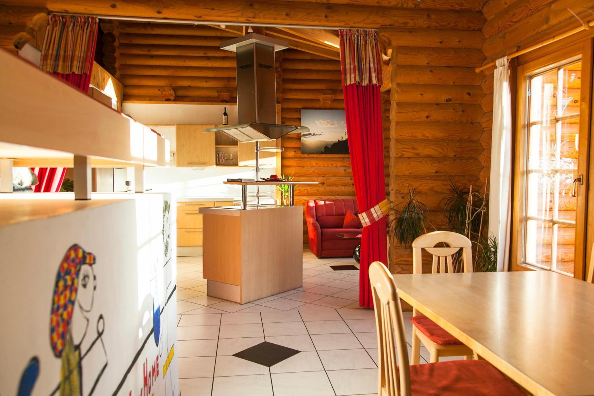 Camping Dreilaendereck Blockhuetten & Apartments Ried im Oberinntal Szoba fotó